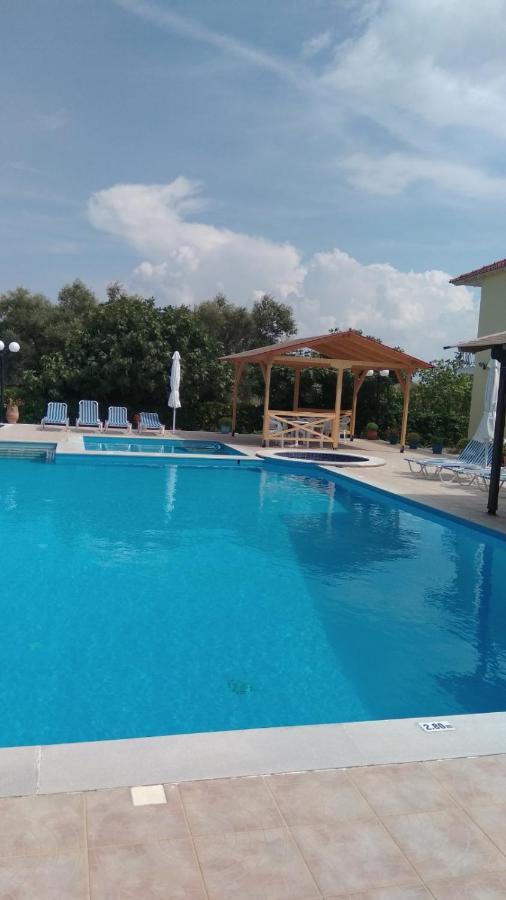 Amarandos Studios With Swimming Pool By Imagine Lefkada Tsoukaládhes Exteriör bild